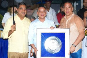 Director del SNS es reconocido por la Asociación de Sóftbol de Sánchez Ramírez